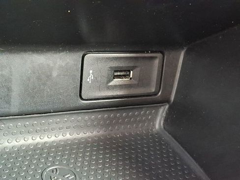 Used 2019 Volkswagen Beetle 2.0T S FWD image 19