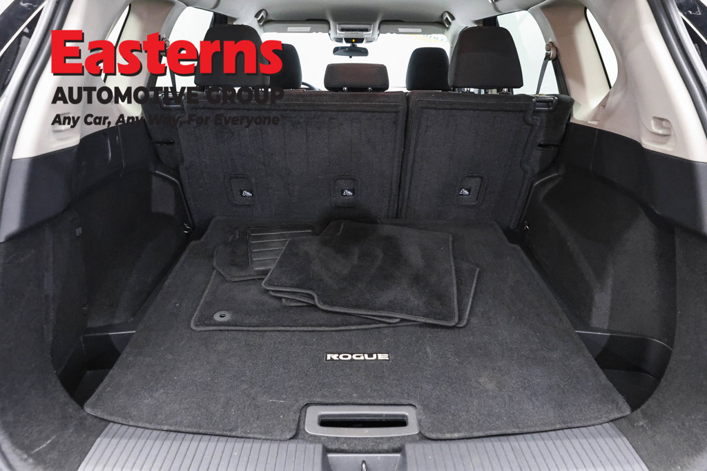 Used 2023 Nissan Rogue S AWD/4WD image 10