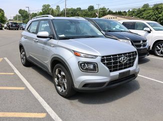 Used 2022 Hyundai Venue SEL FWD video 1