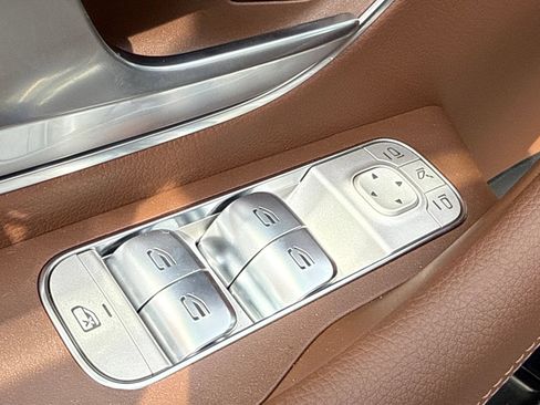 New 2026 Mercedes-Benz GLS 580 4MATIC image 16