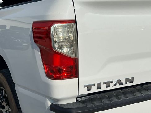 Used 2023 Nissan Titan SV image 15