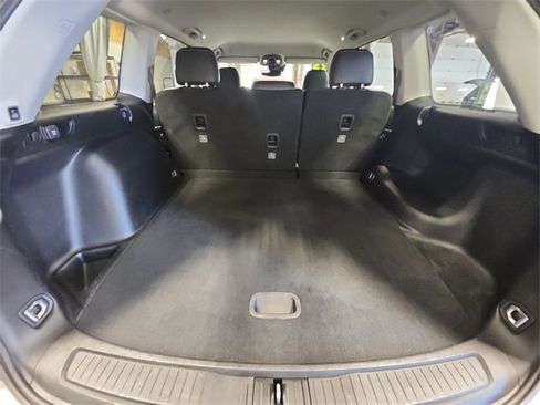 Used 2023 Jeep Grand Cherokee Limited image 18