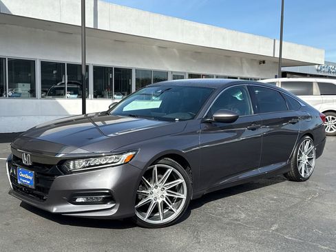 Used 2018 Honda Accord Sport image 2