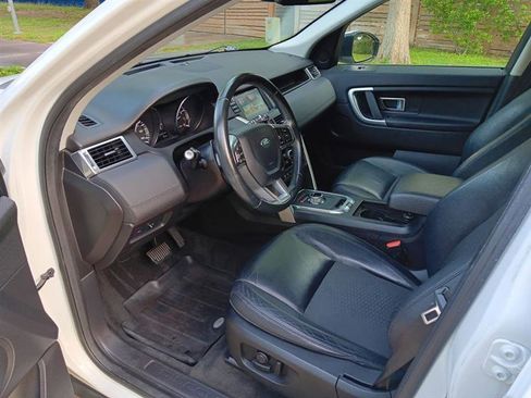 Used 2016 Land Rover Discovery Sport SE image 9