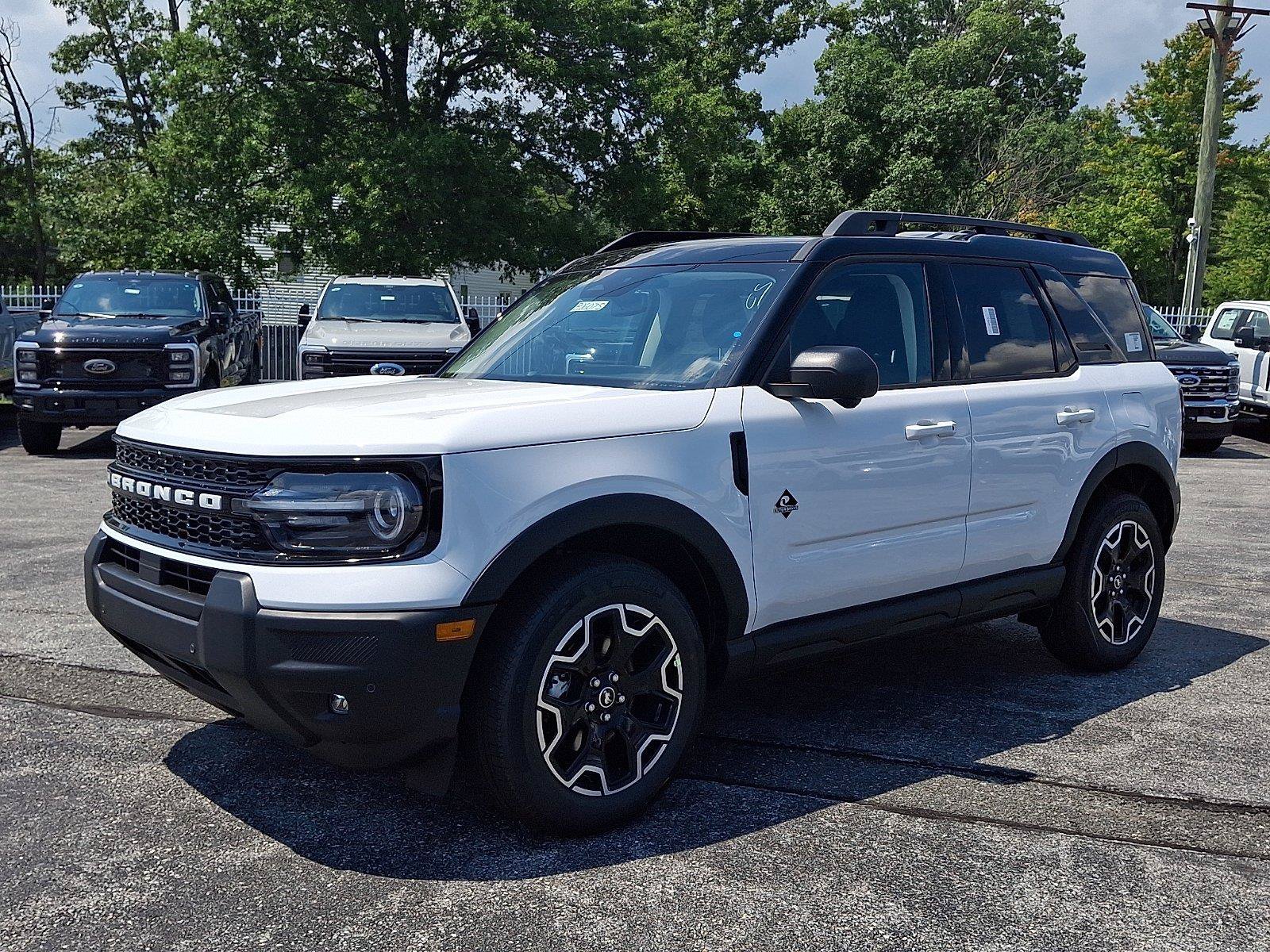 New 2026 Ford Bronco Sport Outer Banks w/ Outer Banks Tech Package+ AWD/4WD image 2