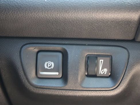 Used 2023 GMC Acadia SLE FWD image 40