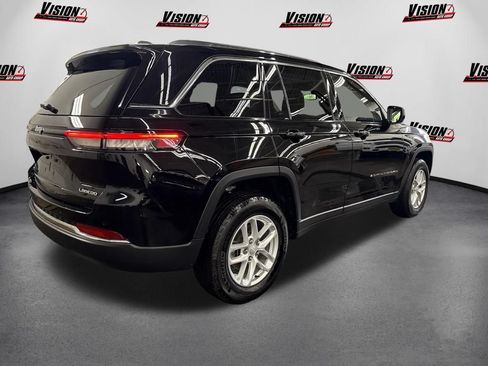 Used 2023 Jeep Grand Cherokee Laredo AWD/4WD image 5