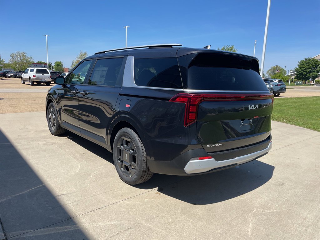 New 2026 Kia Carnival EX FWD image 7