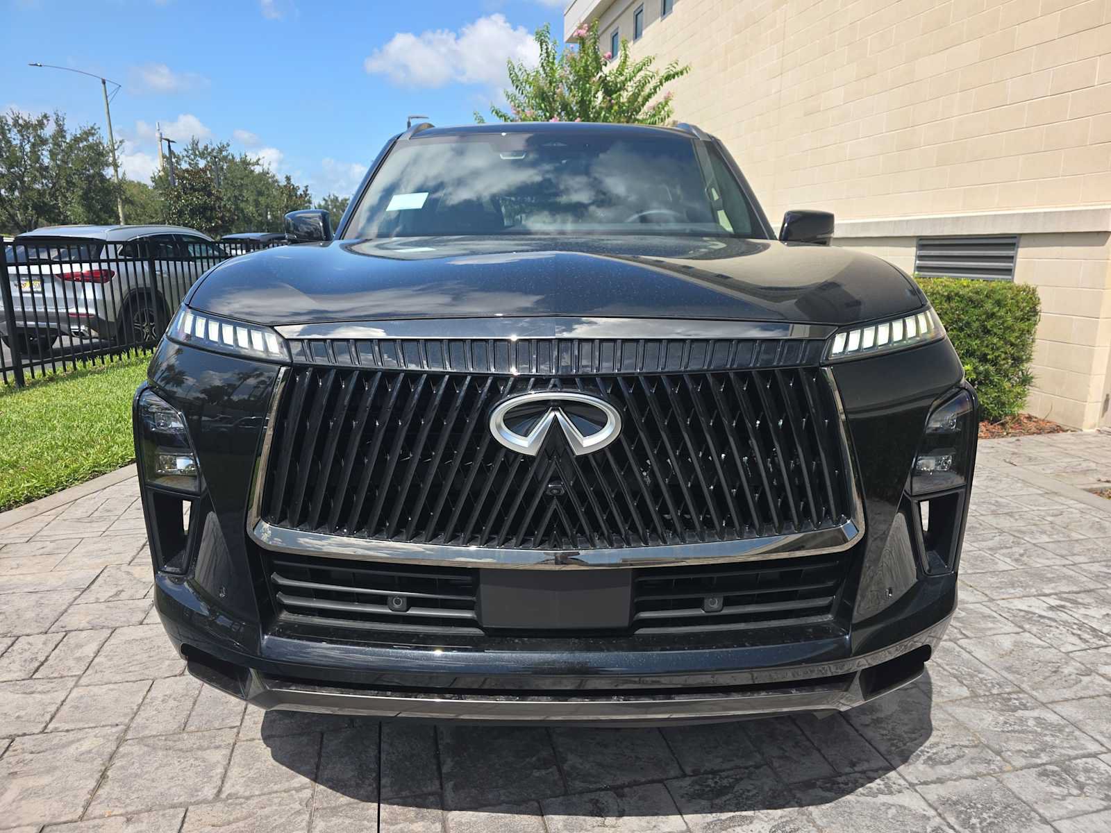 New 2027 INFINITI QX80 Autograph w/ Autograph Exterior Package AWD/4WD image 2