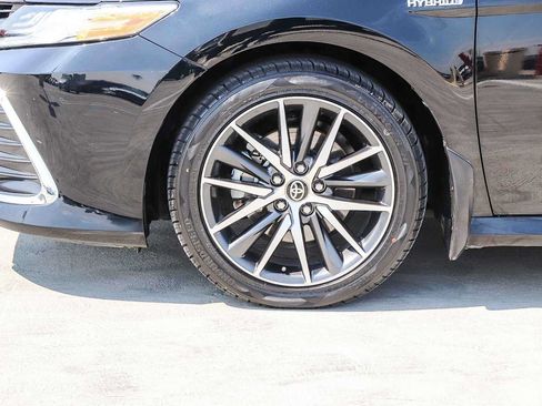 Used 2021 Toyota Camry XLE FWD image 10