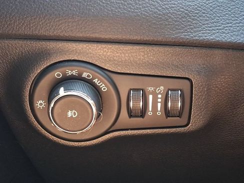 Used 2021 Jeep Compass Trailhawk w/ Sun and Sound Group AWD/4WD image 26