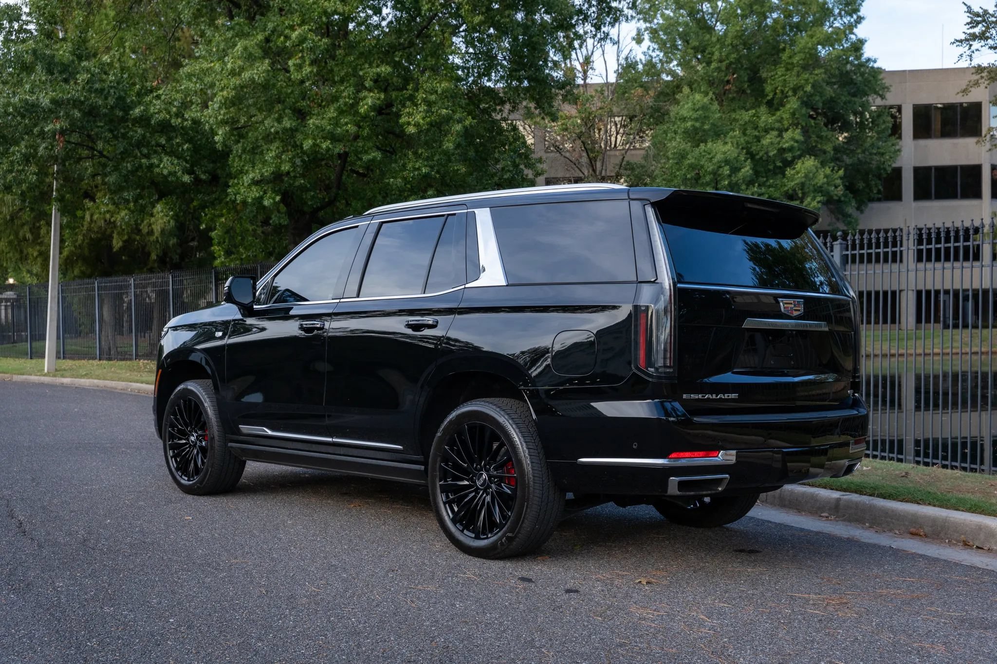 Used 2026 Cadillac Escalade Luxury w/ Touring Package AWD/4WD image 8