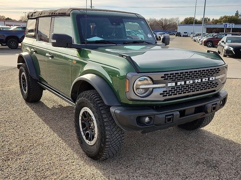 Used 2022 Ford Bronco Badlands image 4