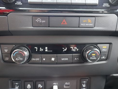 Used 2023 Nissan Frontier PRO-4X w/ Pro Convenience Package AWD/4WD image 22