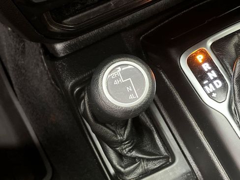 Used 2021 Jeep Wrangler Unlimited Sport AWD/4WD image 13