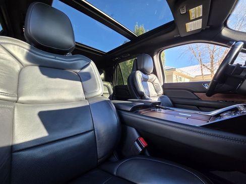 Used 2023 Lincoln Navigator Reserve image 26