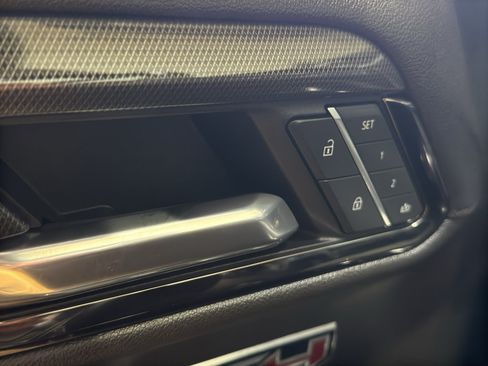 Used 2022 GMC Sierra 1500 AT4 w/ AT4 Premium Package AWD/4WD image 41