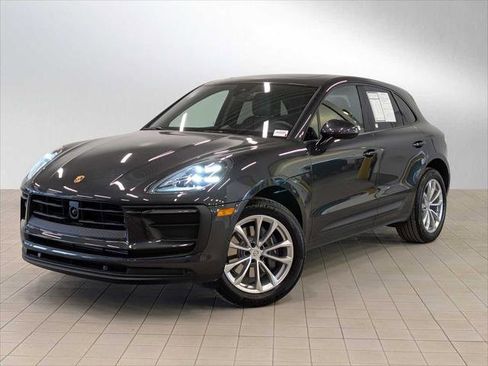 Used 2024 Porsche Macan AWD/4WD image 1