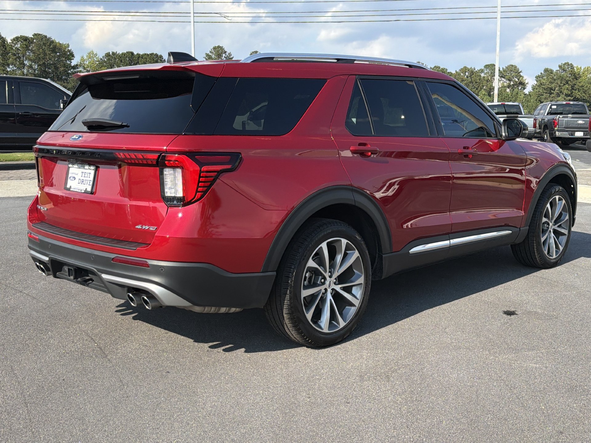 Used 2025 Ford Explorer Platinum w/ Ultimate Package AWD/4WD image 33