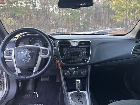 Used 2012 Chrysler 200 Touring w/ Cold Weather Group image 11