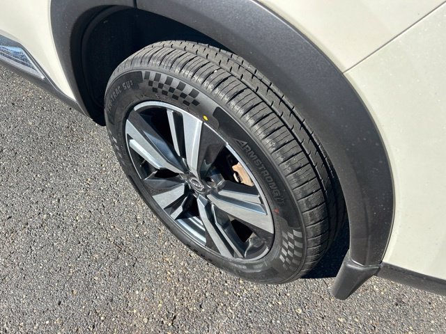 Used 2023 Nissan Rogue SL AWD/4WD image 19