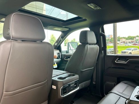 Used 2026 GMC Sierra 2500 Denali w/ Denali Reserve Package AWD/4WD image 10