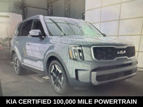 Certified 2023 Kia Telluride EX w/ EX Captain's Chair Package FWD image 5