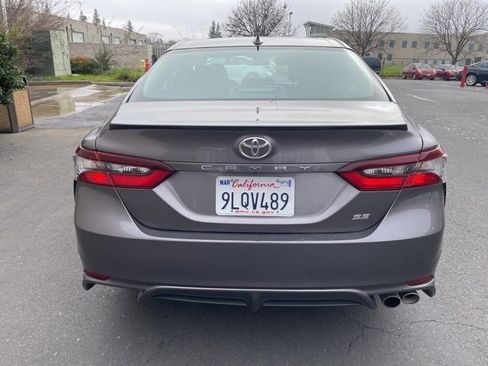 Used 2024 Toyota Camry SE image 5