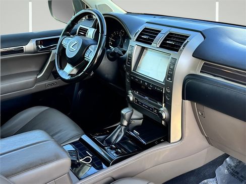 Used 2020 Lexus GX 460 Premium image 6