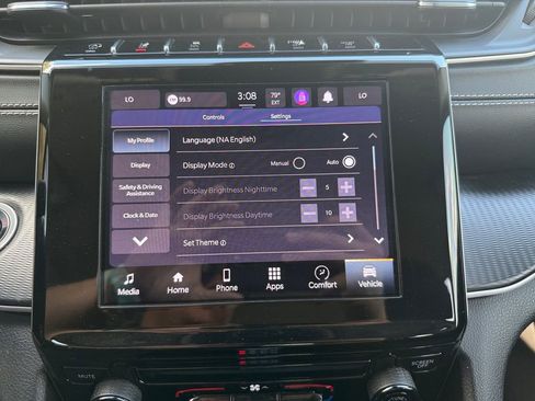 Used 2023 Jeep Grand Cherokee Laredo image 31