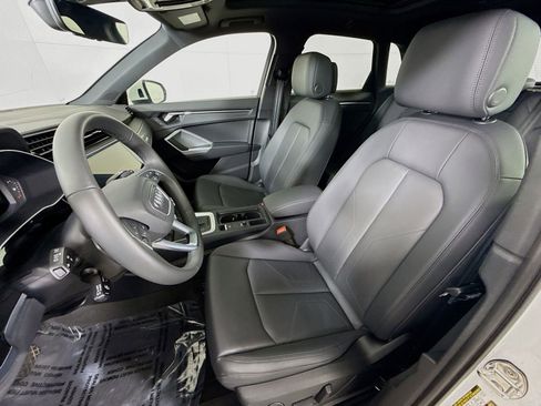Certified 2025 Audi Q3 2.0T Premium w/ Convenience Package image 5
