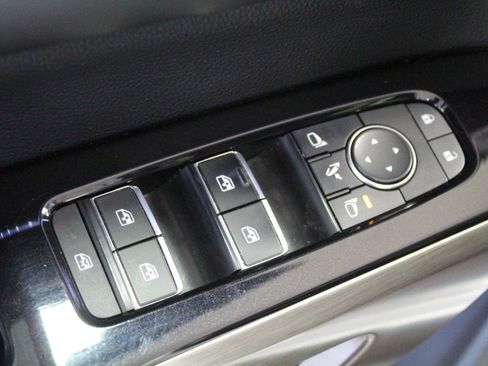 Used 2022 Nissan Pathfinder Platinum w/ Cargo Package AWD/4WD image 22