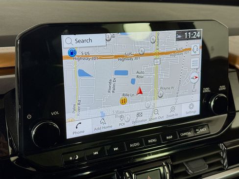 Used 2024 Nissan Pathfinder Platinum image 14