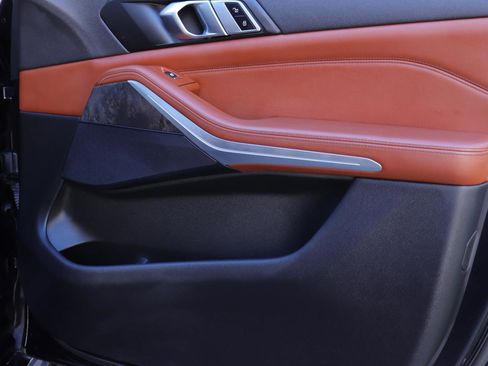 Used 2022 BMW X5 xDrive40i w/ M Sport Package image 18