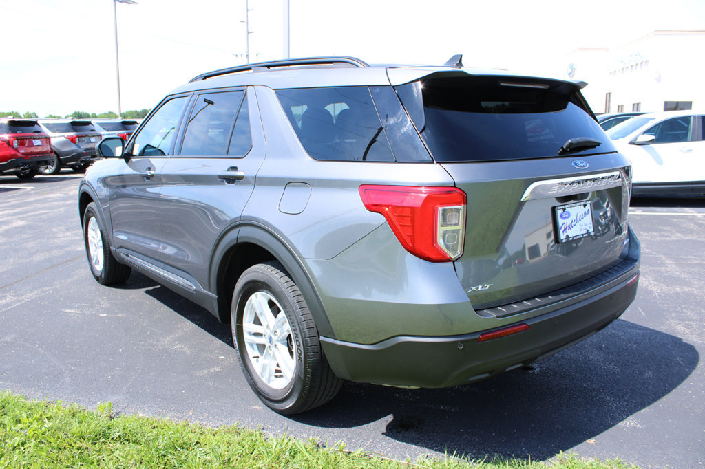 Used 2024 Ford Explorer XLT AWD/4WD image 8