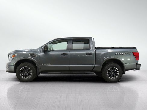 Used 2017 Nissan Titan PRO-4X w/ Pro-4x Convenience Package AWD/4WD image 2