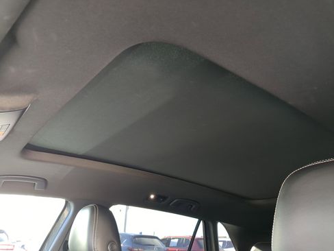 Used 2021 Volkswagen Atlas Cross Sport SEL image 27