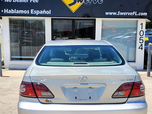 Used 2004 Lexus ES 330 FWD image 12