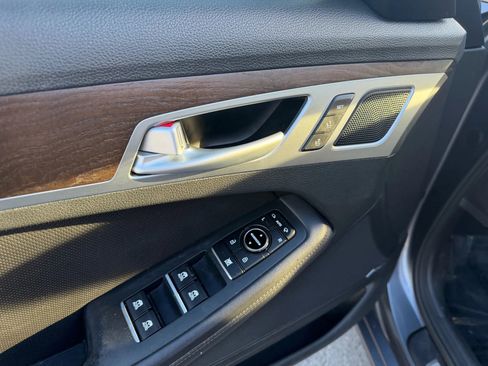 Used 2015 Hyundai Genesis 3.8 w/ Option Group 04 image 24