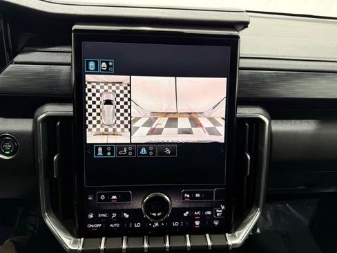 Used 2025 GMC Acadia Elevation image 37