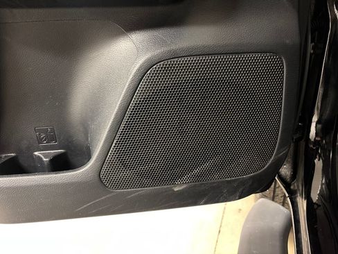 Used 2018 Toyota Tacoma SR w/ SR Convenience Package image 24