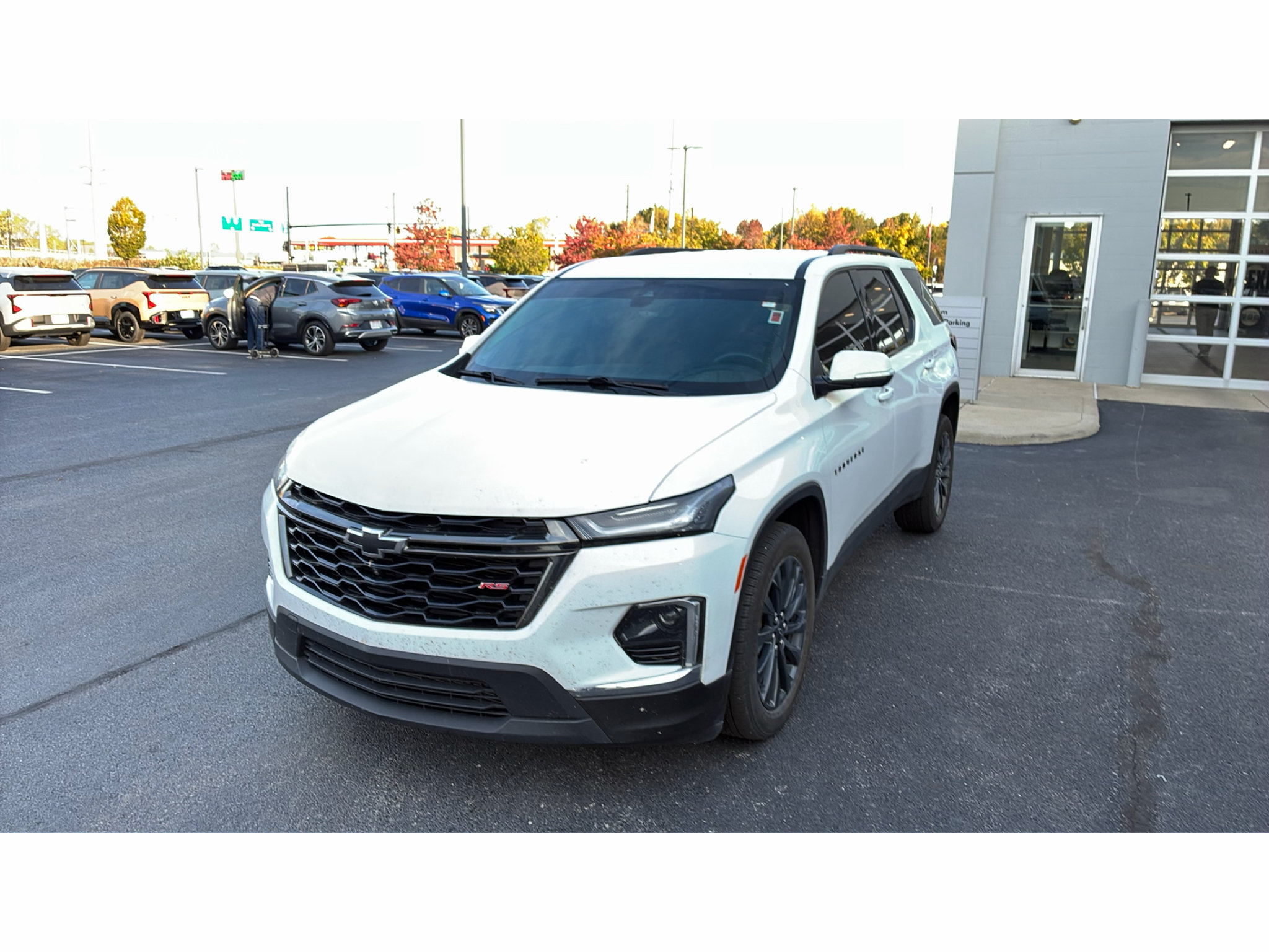 Used 2023 Chevrolet Traverse RS AWD/4WD image 3
