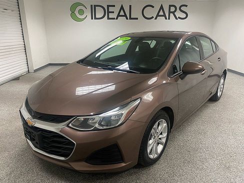 Used 2019 Chevrolet Cruze LS w/ LS Convenience Package image 1