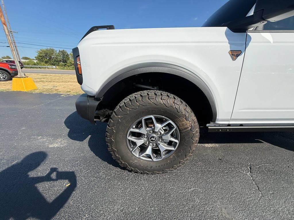Used 2025 Ford Bronco Badlands AWD/4WD image 9