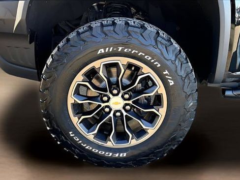 Used 2017 Chevrolet Colorado ZR2 w/ LPO, Premium Interior Package image 32