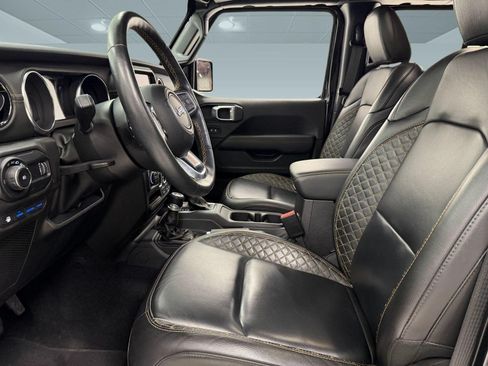 Used 2023 Jeep Wrangler Unlimited Sahara AWD/4WD image 4