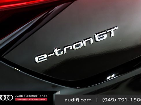 Used 2022 Audi e-tron GT Premium Plus w/ Performance Package image 8