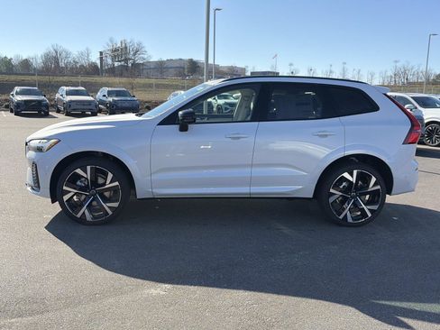 New 2026 Volvo XC60 B5 Ultra w/ Climate Package PRO image 4