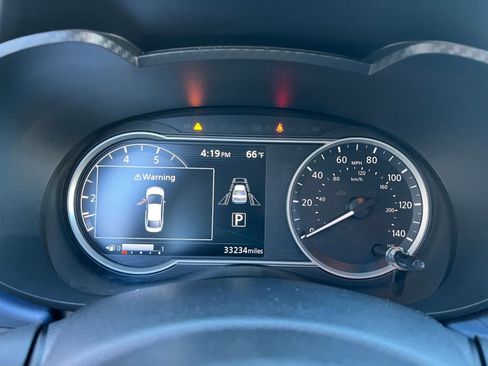 Used 2025 Nissan Versa SV image 38