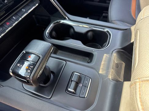 Used 2023 GMC Sierra 1500 AT4 w/ AT4 Premium Package AWD/4WD image 18